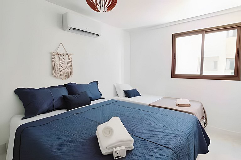 204 Apê em prédio, vista lateral da praia, piscina