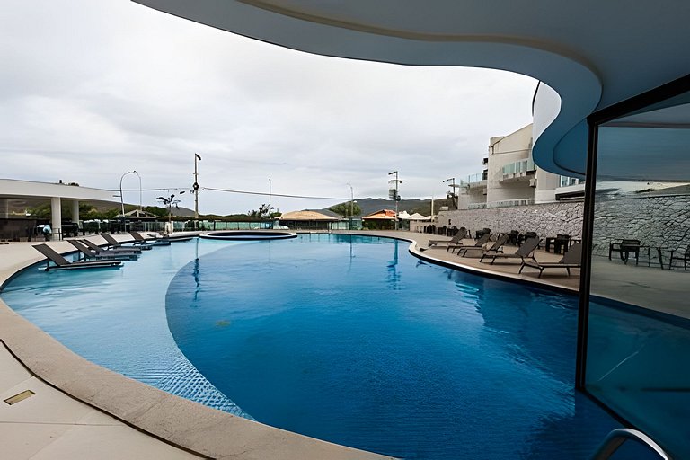 204 Apê em prédio, vista lateral da praia, piscina