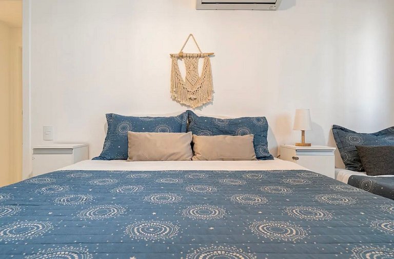 204 Apê em prédio, vista lateral da praia, piscina