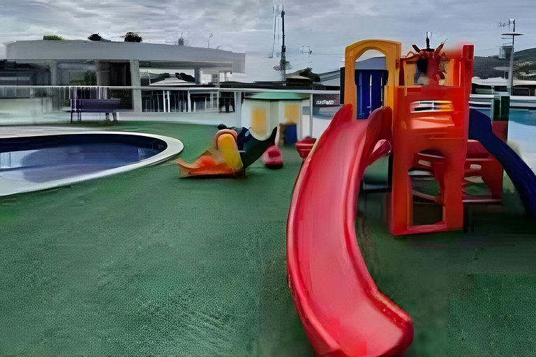 Charmoso apartamento beira mar na Praia dos Anjos