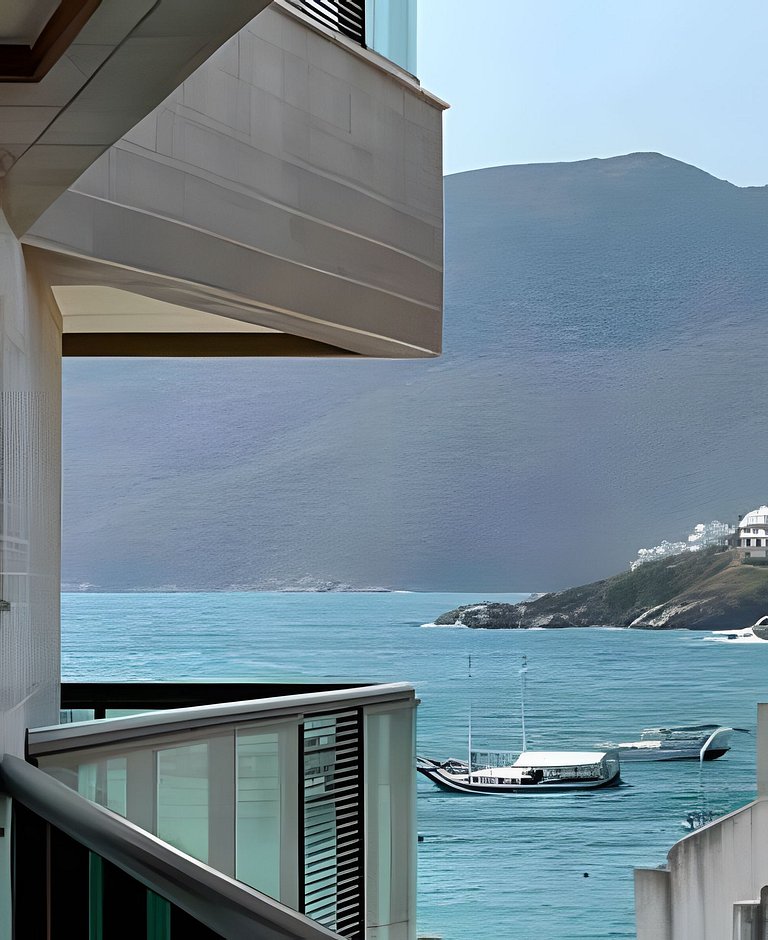 Charmoso apartamento beira mar na Praia dos Anjos