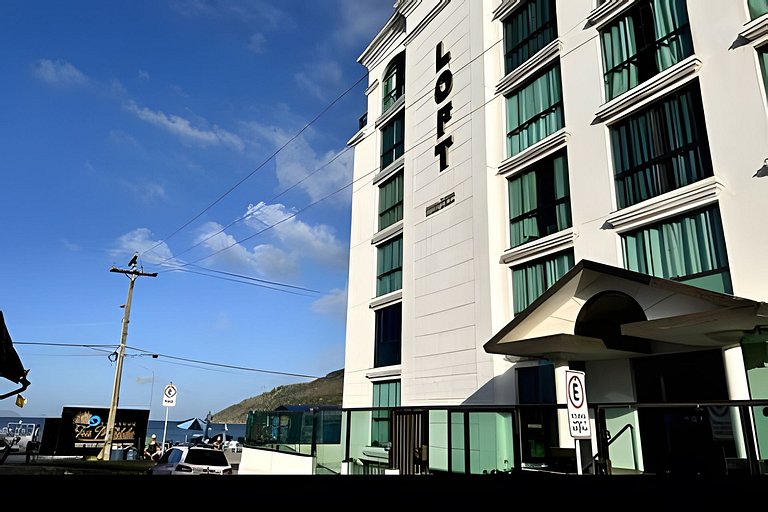 Loft bem equipado a poucos passos da Prainha