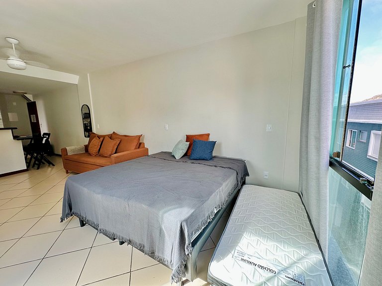 Loft bem equipado a poucos passos da Prainha