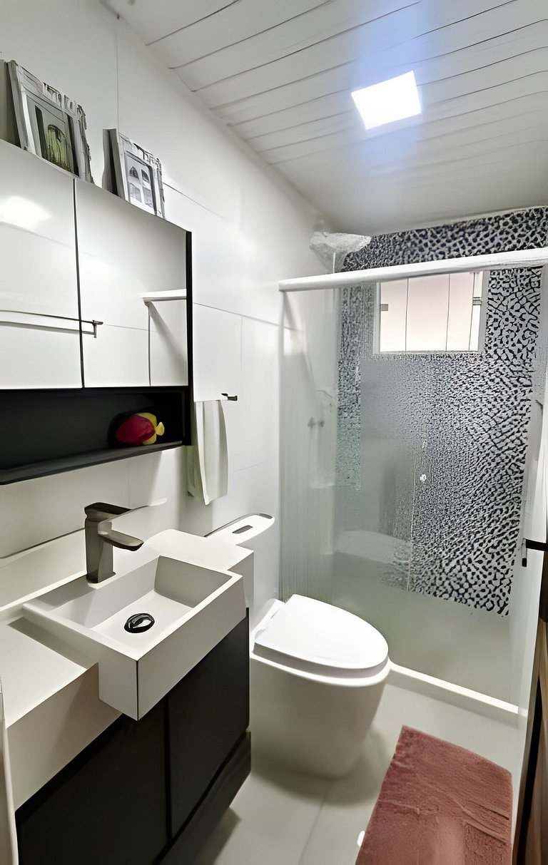 Casa de madeira a 150 m da Praia Grande c/ quintal