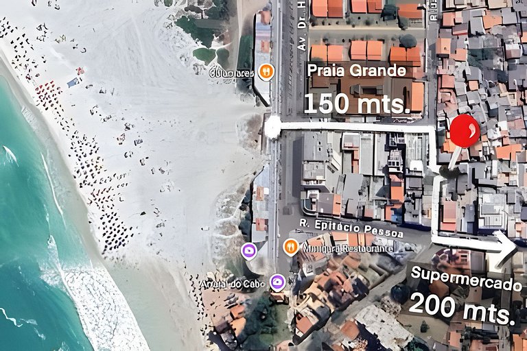 Casa de madeira a 150 m da Praia Grande c/ quintal