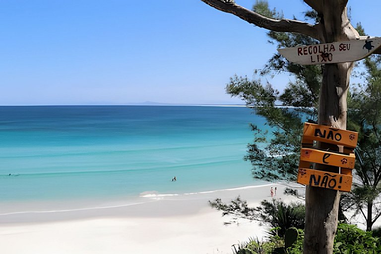 Casa de madeira a 150 m da Praia Grande c/ quintal
