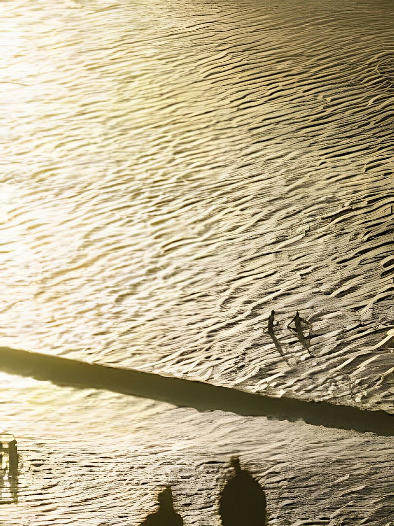 Casa de madeira a 150 m da Praia Grande c/ quintal