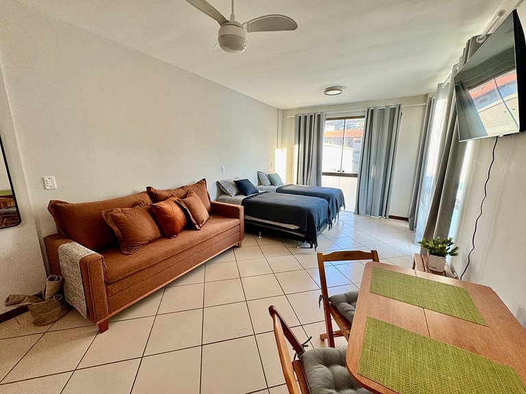 Loft bem equipado, a poucos passos da praia - 320