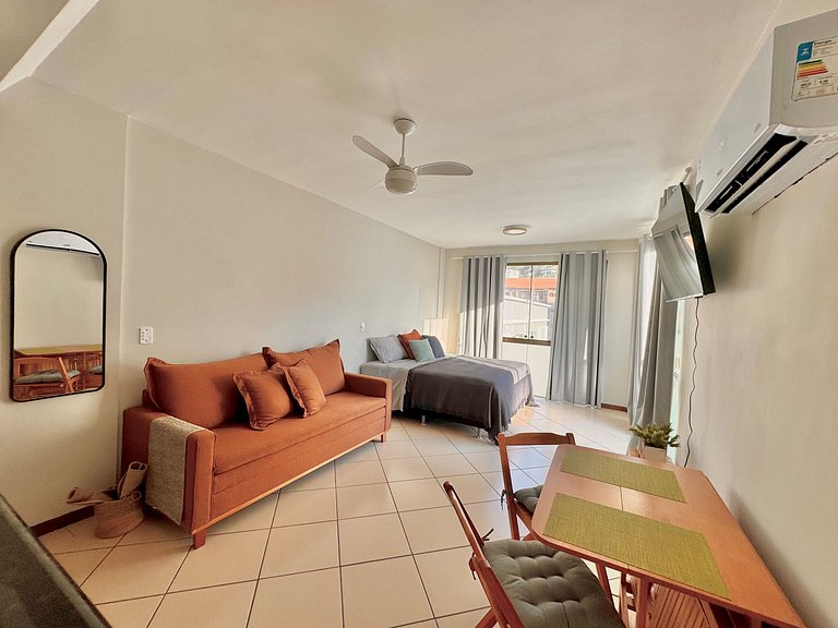 Loft bem equipado, a poucos passos da praia - 320