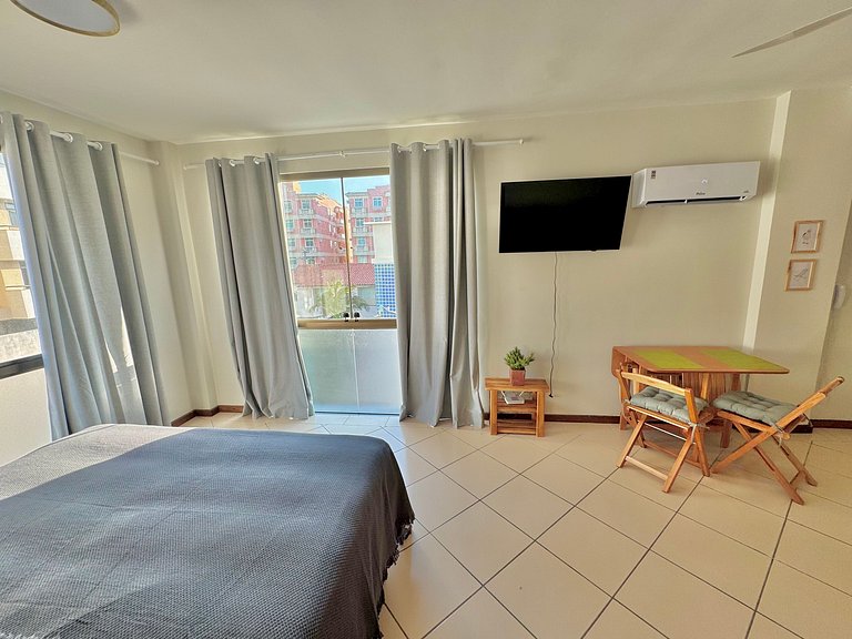 Loft bem equipado, a poucos passos da praia - 320