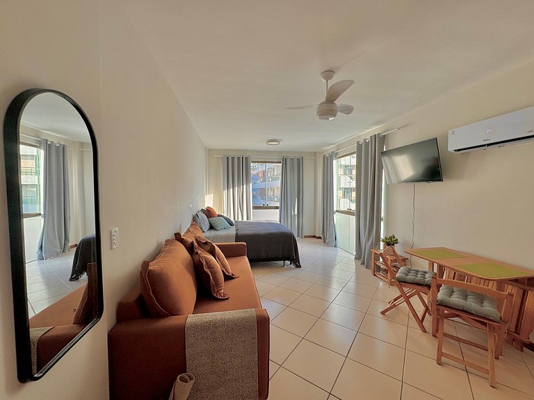 Loft bem equipado, a poucos passos da praia - 320