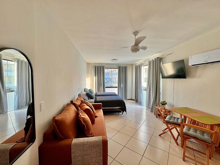 Loft bem equipado, a poucos passos da praia - 320