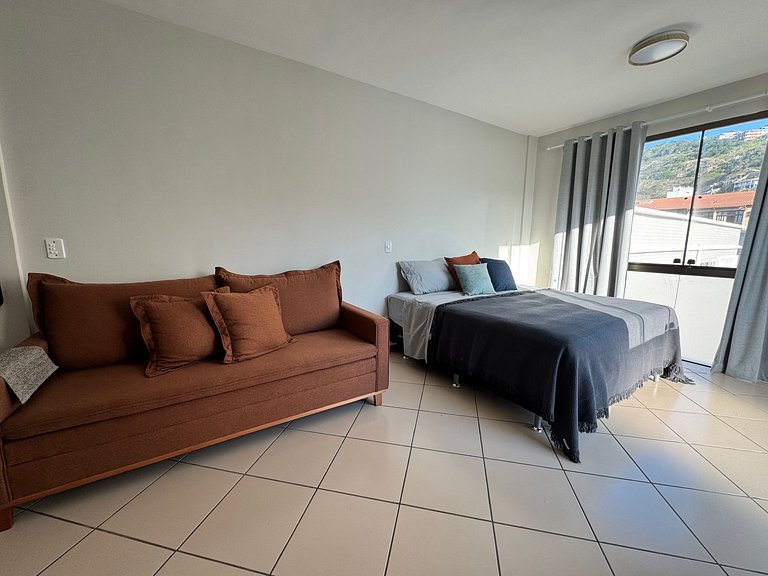 Loft bem equipado a poucos passos da Prainha