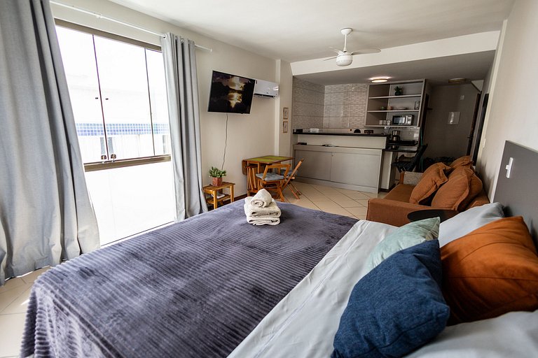 Loft bem equipado, a poucos passos da praia - 320