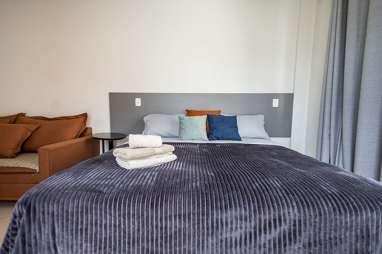 Loft bem equipado, a poucos passos da praia - 320