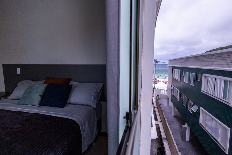 Loft bem equipado, a poucos passos da praia - 320