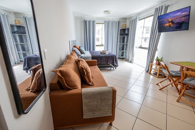 Loft bem equipado, a poucos passos da praia - 320
